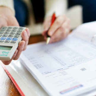 خسارت تاخیر تادیه چیست؟ نحوه محاسبه تأخیر تأدیه، شرایط معافیت و دریافت آن