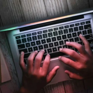 تصویر مشاوره حقوقی جرایم سایبری- گروه حقوقی لاوین