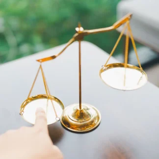 تصویر مشاوره کیفری آنلاین- گروه حقوقی لاوین