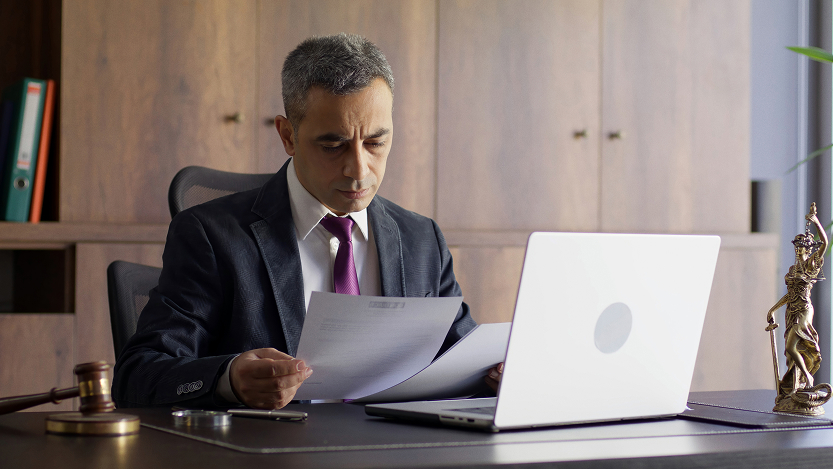 وکیل بیمه لاوین