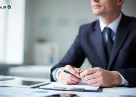 تصویر نوشتن لایحه توسط وکیل- گروه حقوقی لاوین